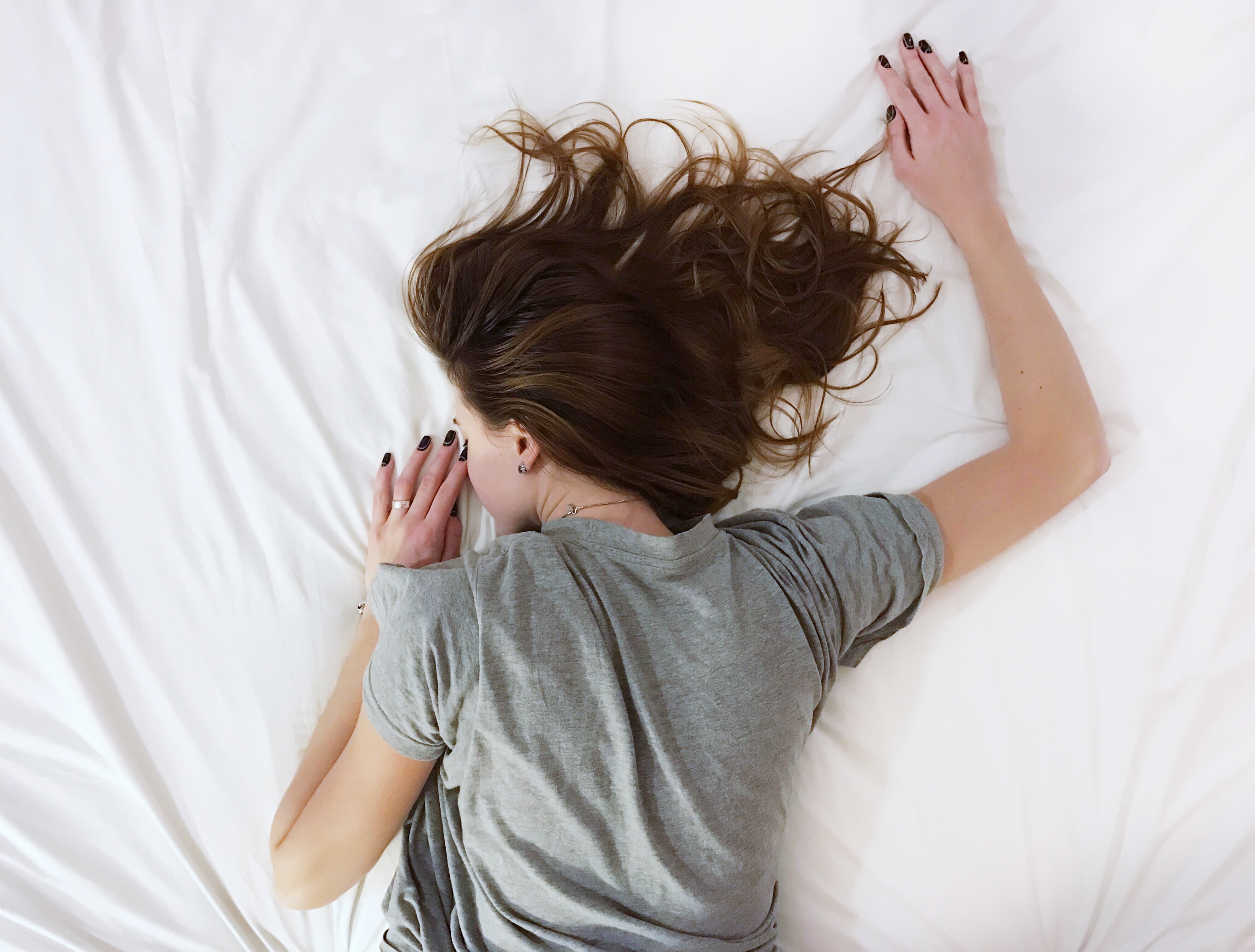 女性が慢性疲労が続くと日常生活も困難になる自己免疫疾患のリスク